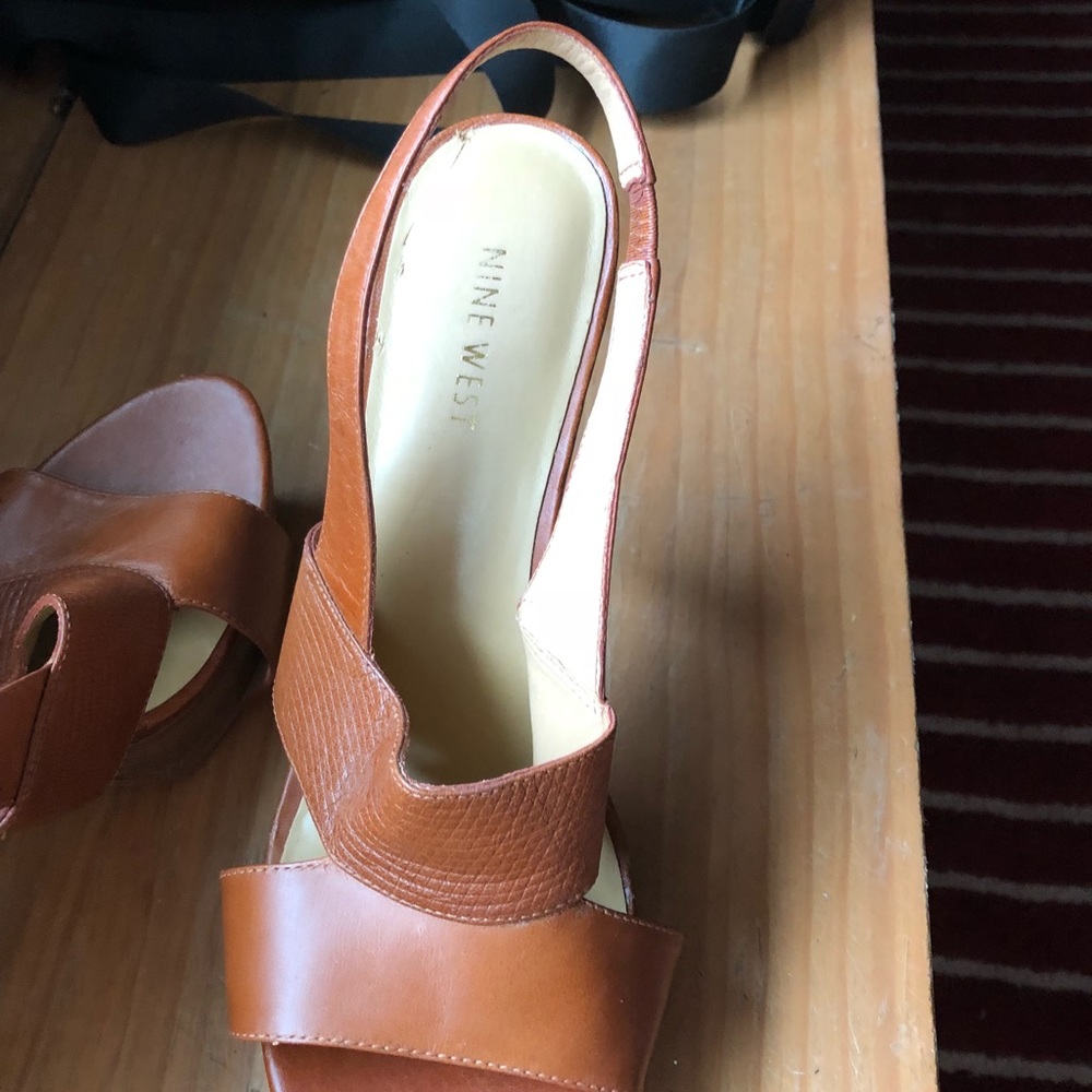 Heels - Picture 2 of 3